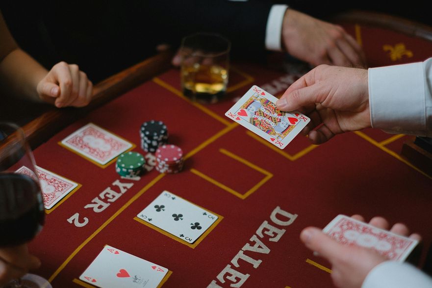 Casinos Locaux vs Plateformes Internationales : Le Guide Complet pour Bien Choisir